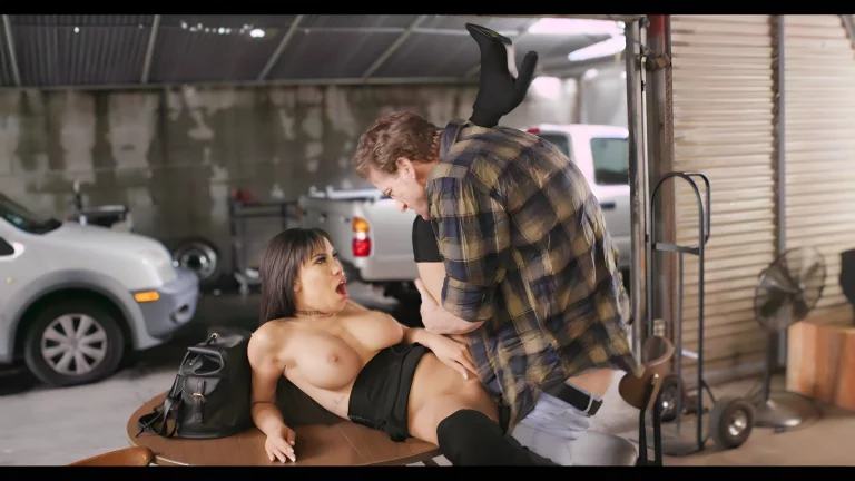 Busty Beauty Gia Milana Gets Her Pussy Licked And Fucked By Stud Ryan Mclane